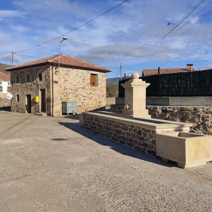 La Casa De La Tina Villa Porquera de Santullan Luaran gambar